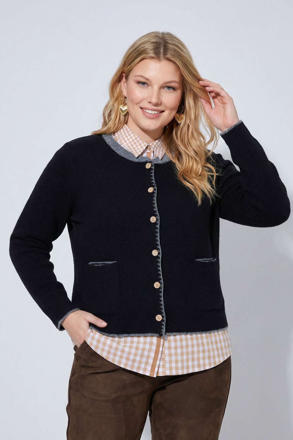 Strickjacke, Hirsch-Stickerei, Trachtenknöpfe, Stehkragen