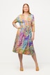 Robe midi slinky. Décolleté en V, col chemise. Manches 3/4.