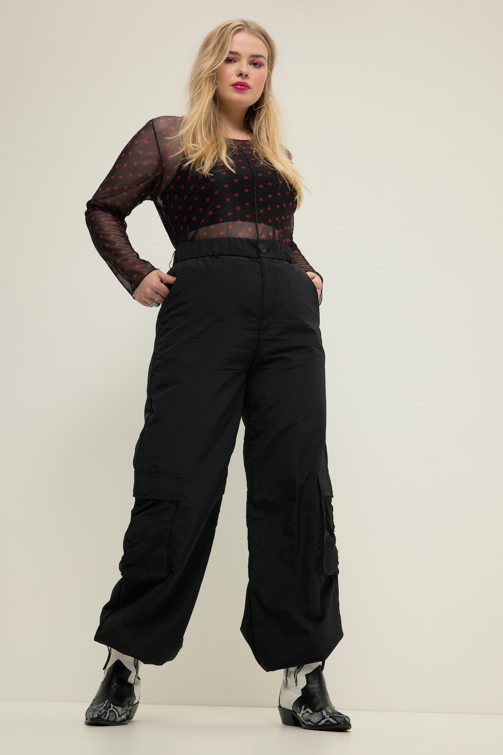 grandes tailles pantalon cargo à coupe large, femmes, noir, taille: 54, fibres synthétiques, studio untold