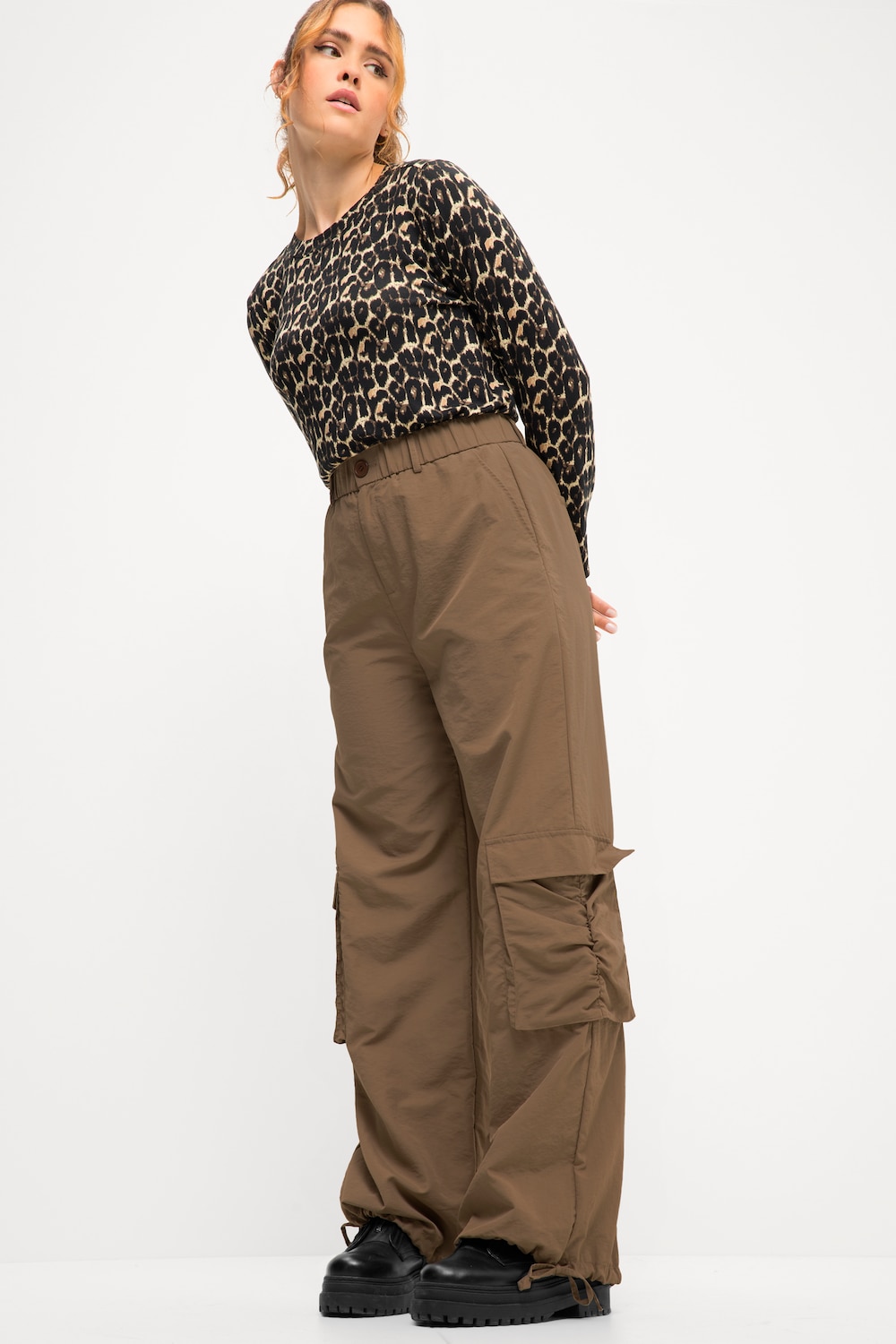 grandes tailles pantalon cargo à coupe large, femmes, marron, taille: 52, fibres synthétiques, studio untold