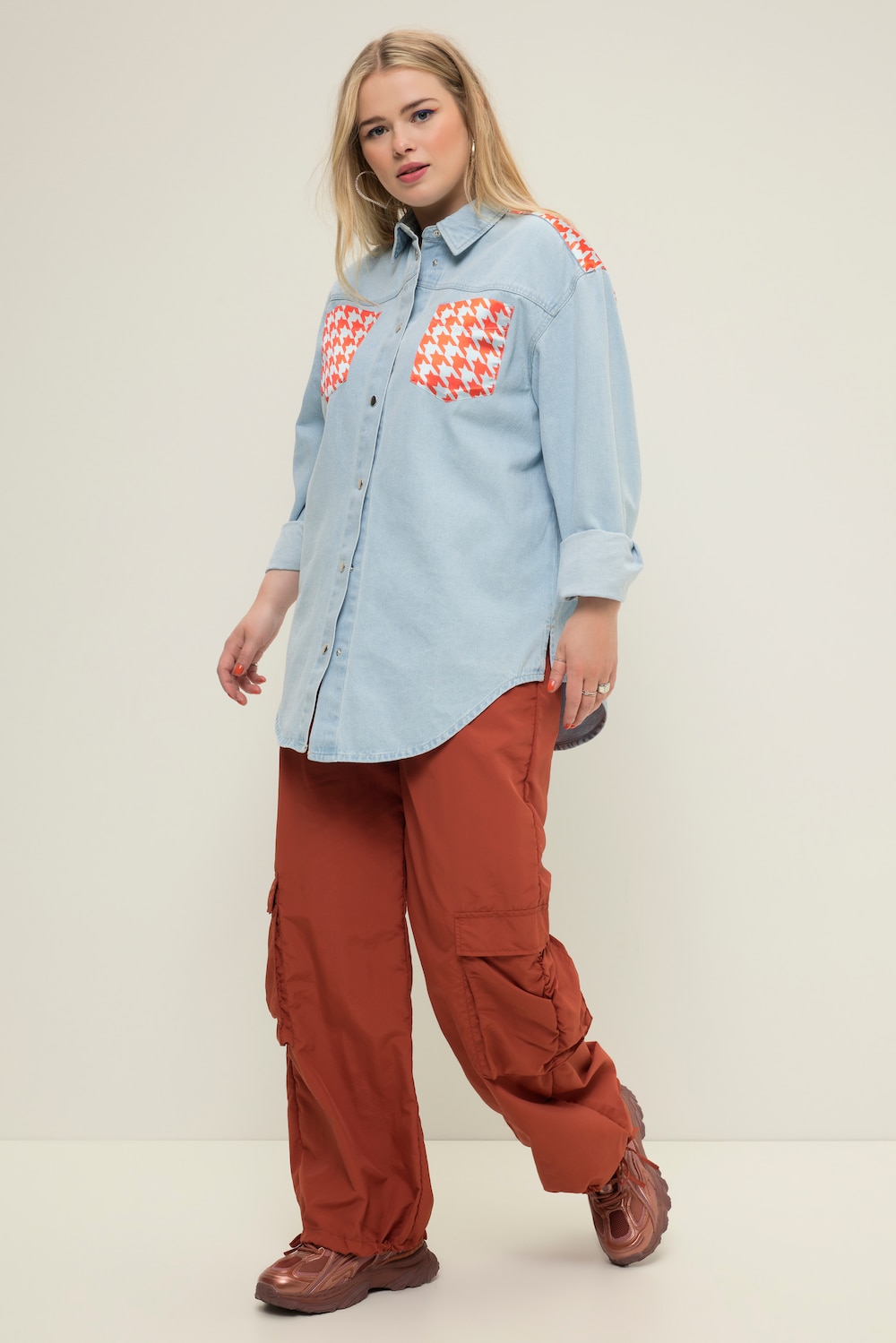 grandes tailles pantalon cargo à coupe large, femmes, rouge, taille: 56, fibres synthétiques, studio untold