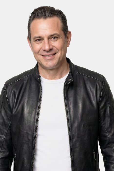 Ramoneska, skóra, cienka skóra nappa, pikowanie na ramionach