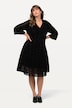 fluwelen midi-jurk, burnout-effect, ronde hals, driekwartsmouwen