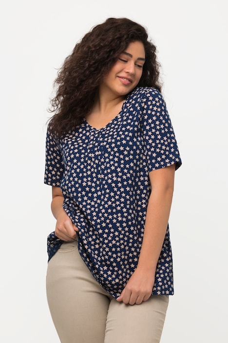 Short Sleeve V-Neck Star Print Tee | T-Shirts | Knit Tops & Tees
