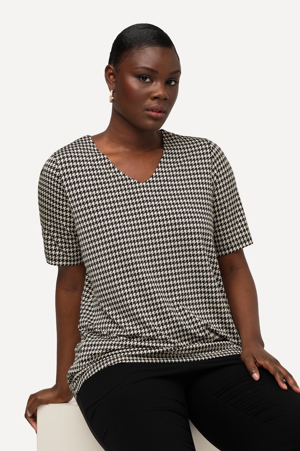 Slinky shirt, pied-de-poule-patroon, V-hals, korte mouwen