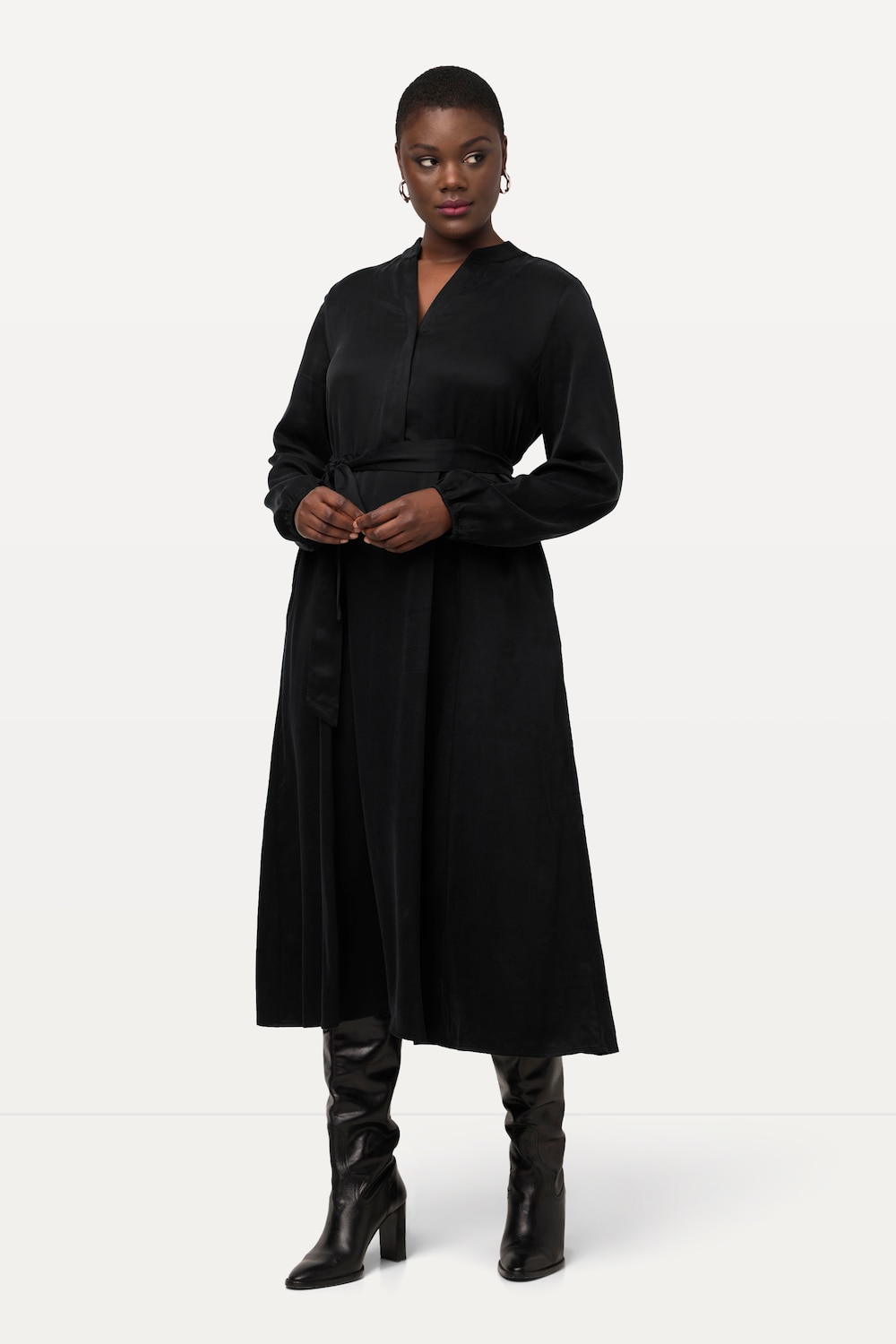 Große Größen Cupro-Midikleid, Damen, schwarz, Größe: 58/60, Synthetische Fasern/Viskose, Ulla Popken