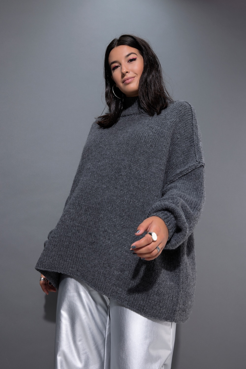Trui, oversized, extra zacht breigoed, opstaande kraag, lange mouwen, premium