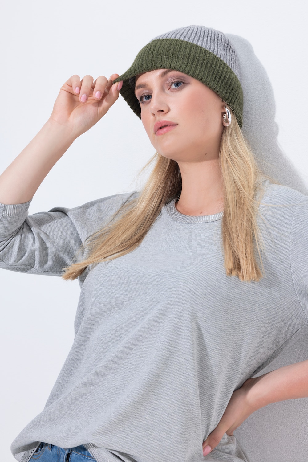 Beanie, kleurige omslag, zacht geribbeld breisel
