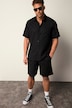 Chemise en lin mélangé STHUGE à manches courtes et col kent. Coupe « flottante », jusqu'au 8XL