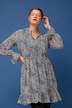 Robe trapèze en mousseline à micro-motif léopard, manches longues et col tunisien