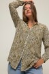 Camicia lunga con design leopardato, collo da camicia e maniche lunghe