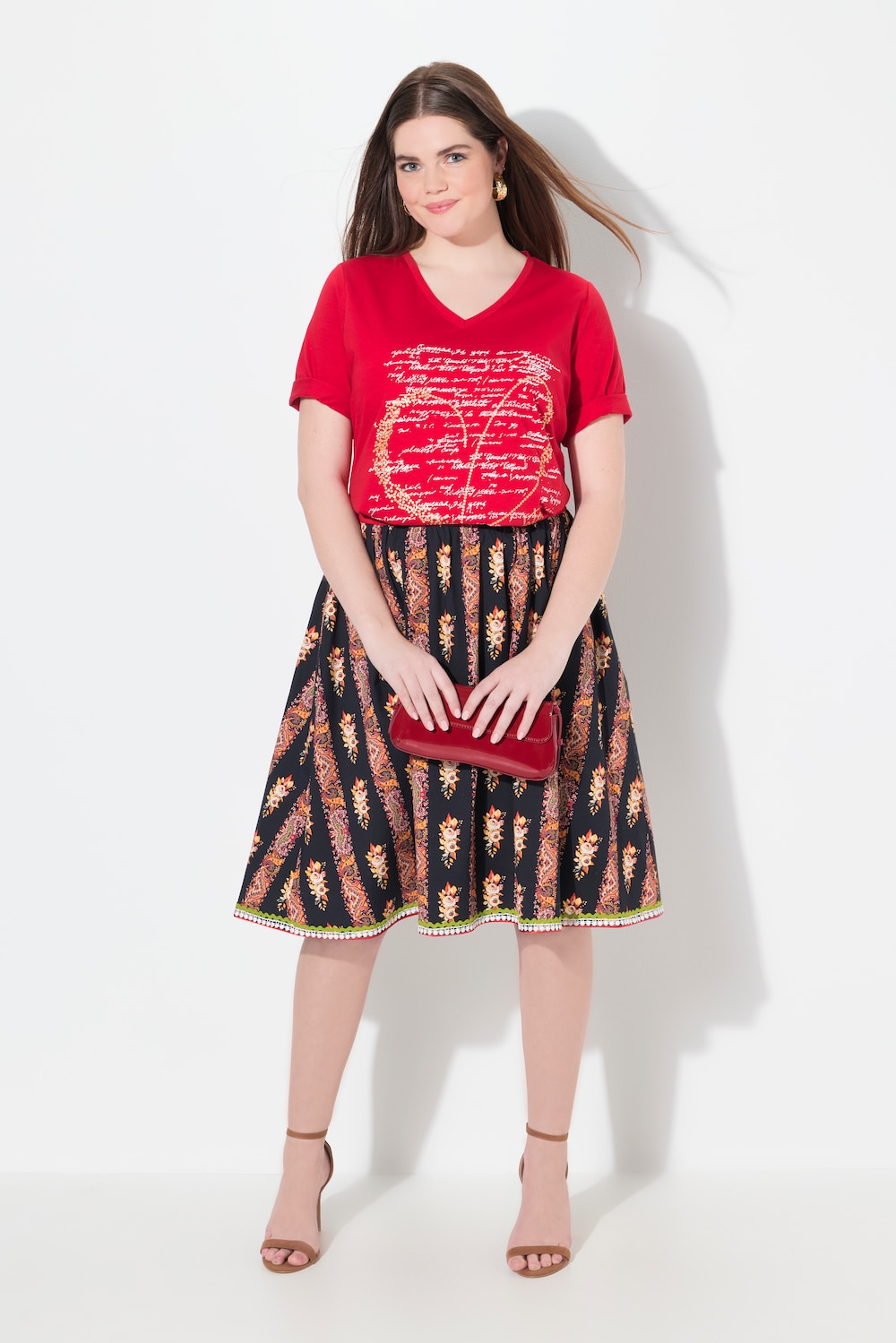 Traditionele rok, A-lijn, elastische tailleband, sierbandjes, kant