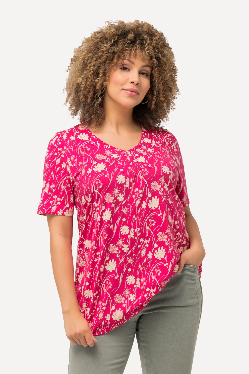 T-shirt i A-linjemodell med blomprint, v-ringning och kort ärm