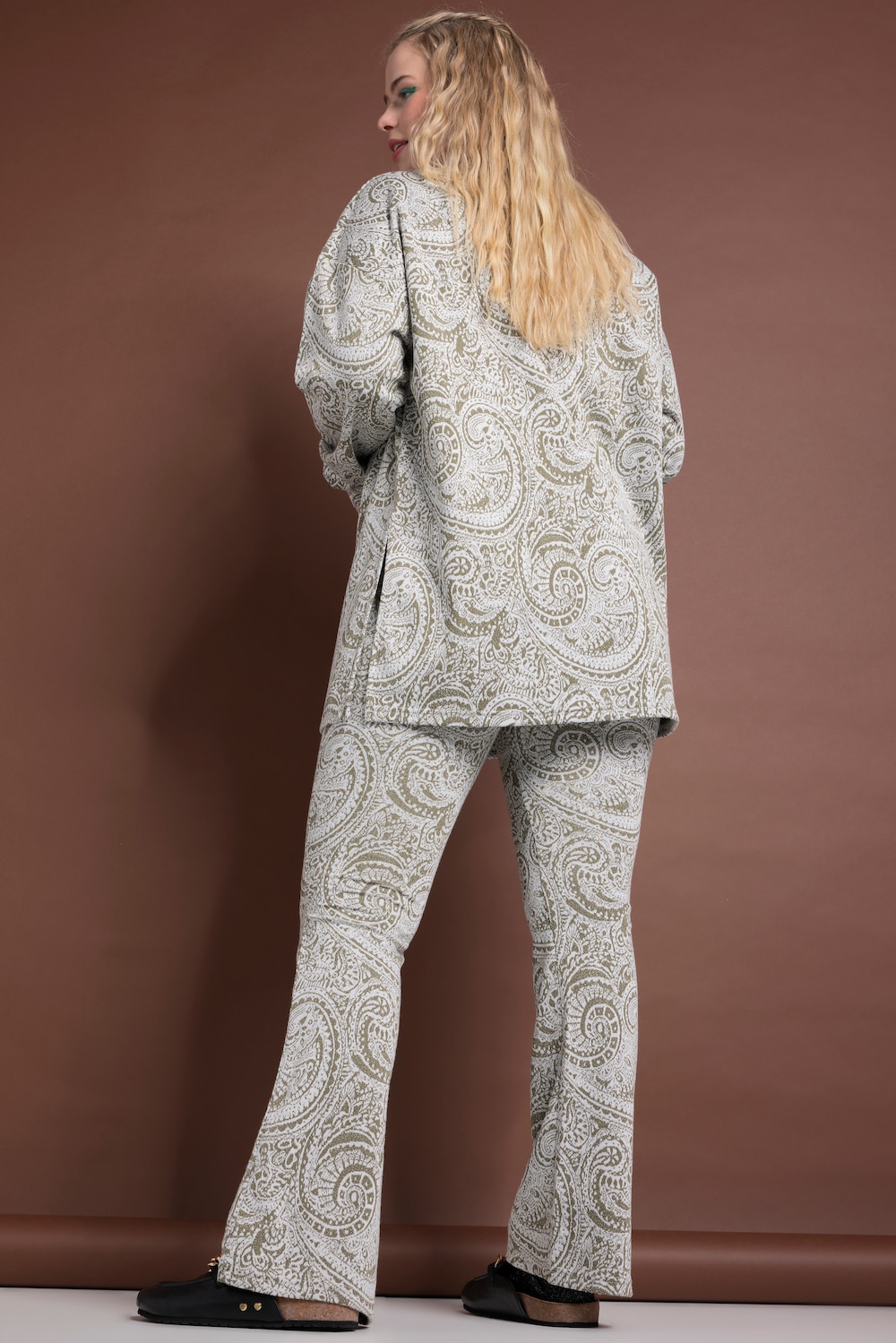 Stora storlekar Utsvängd byxa, Dam, brun, storlek: 56, Polyester/Viskos, Studio Untold