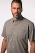 Chemise en jersey à manches courtes et col à pointes boutonnées. Coupe Modern Fit - jusqu'au 8 XL