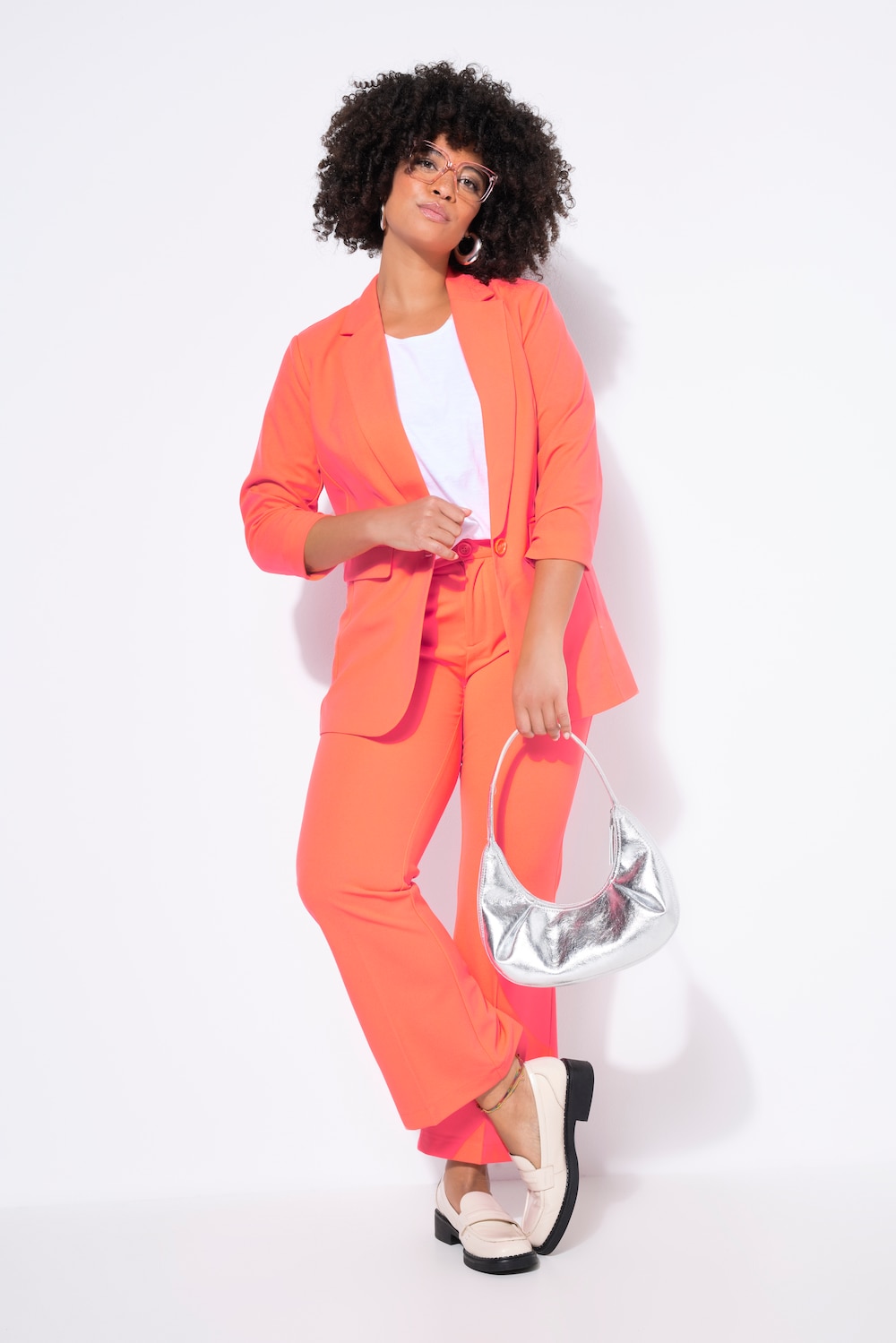 Hose, gerades Bein, Knopfverschluss