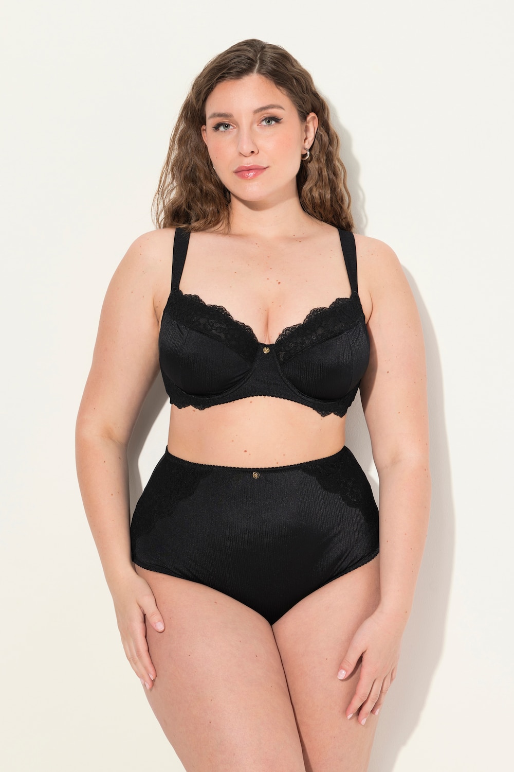 Große Größen Bügel-BH, Damen, schwarz, Größe: 85E, Polyester/Synthetische Fasern/Elasthan, Ulla Popken