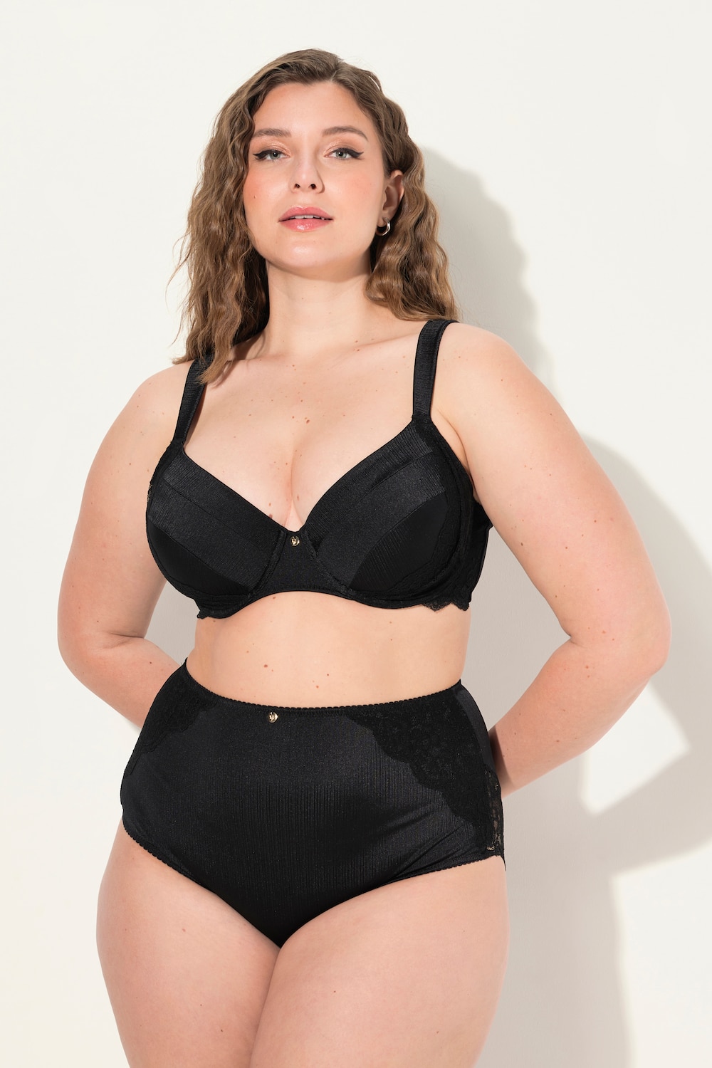 Große Größen Bügel-BH, Damen, schwarz, Größe: 105D, Polyester/Synthetische Fasern/Elasthan, Ulla Popken