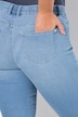 Jeans modello Sarah con taglio della gamba aderente e applicazioni