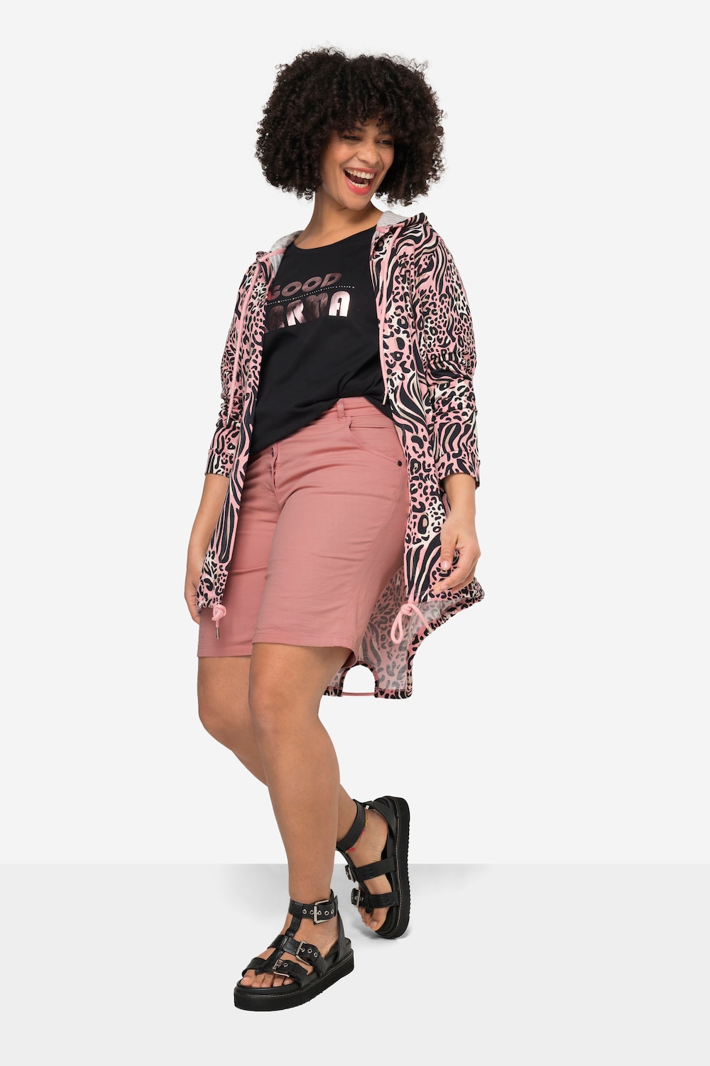 Short van twill, straight fit, zichtbare knopen, oprolbare zoom