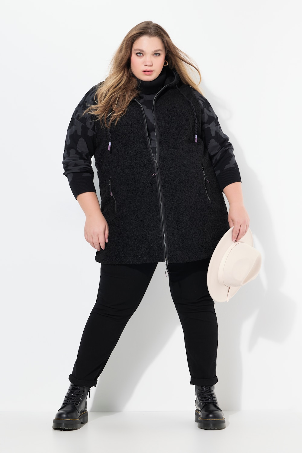 Lange bodywarmer van teddy, capuchon, 2-wegrits, mouwloos