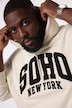 Sweat-shirt à capuche STHUGE, coupe oversize et inscription SOHO sur le devant- jusqu'au 8 XL