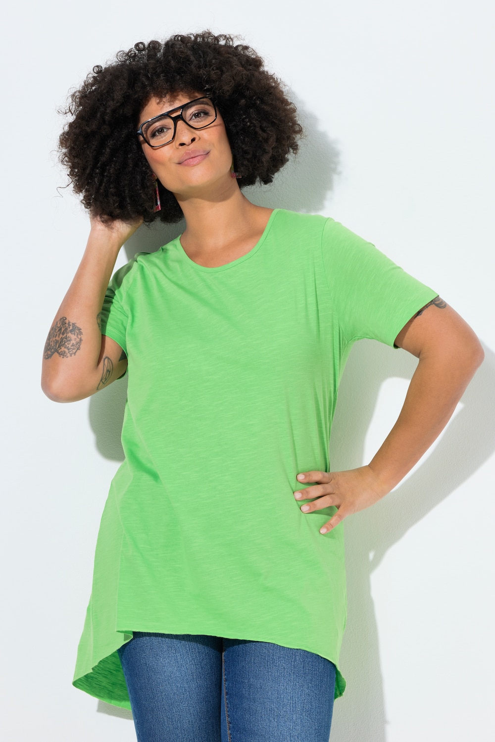 Longshirt, ronde hals, korte mouwen, afgeronde zoom