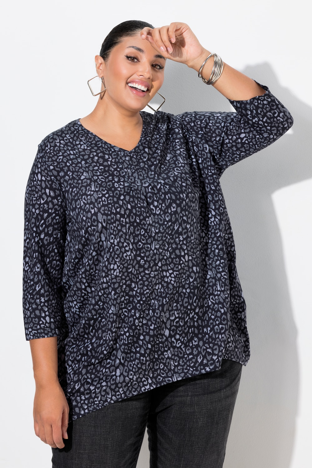 Shirt, Leo-Sterne, A-Linie, V-Ausschnitt, 3/4-Arm