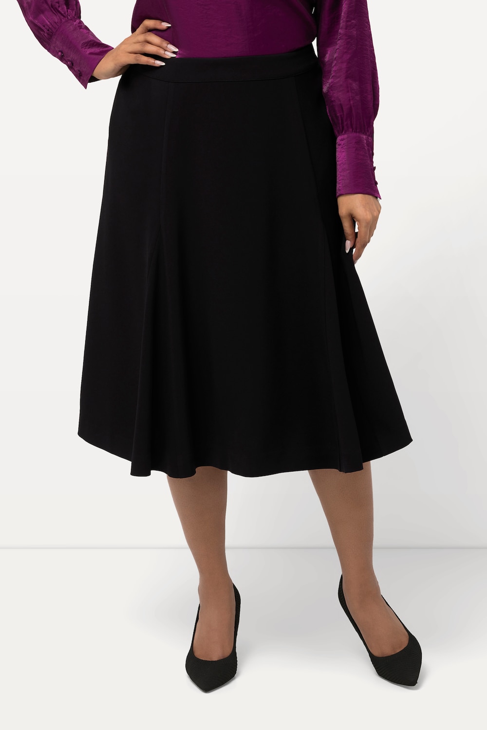 Große Größen Godet-Midirock, Damen, schwarz, Größe: 50/52, Kunstseide/Viskose/Polyester, Ulla Popken