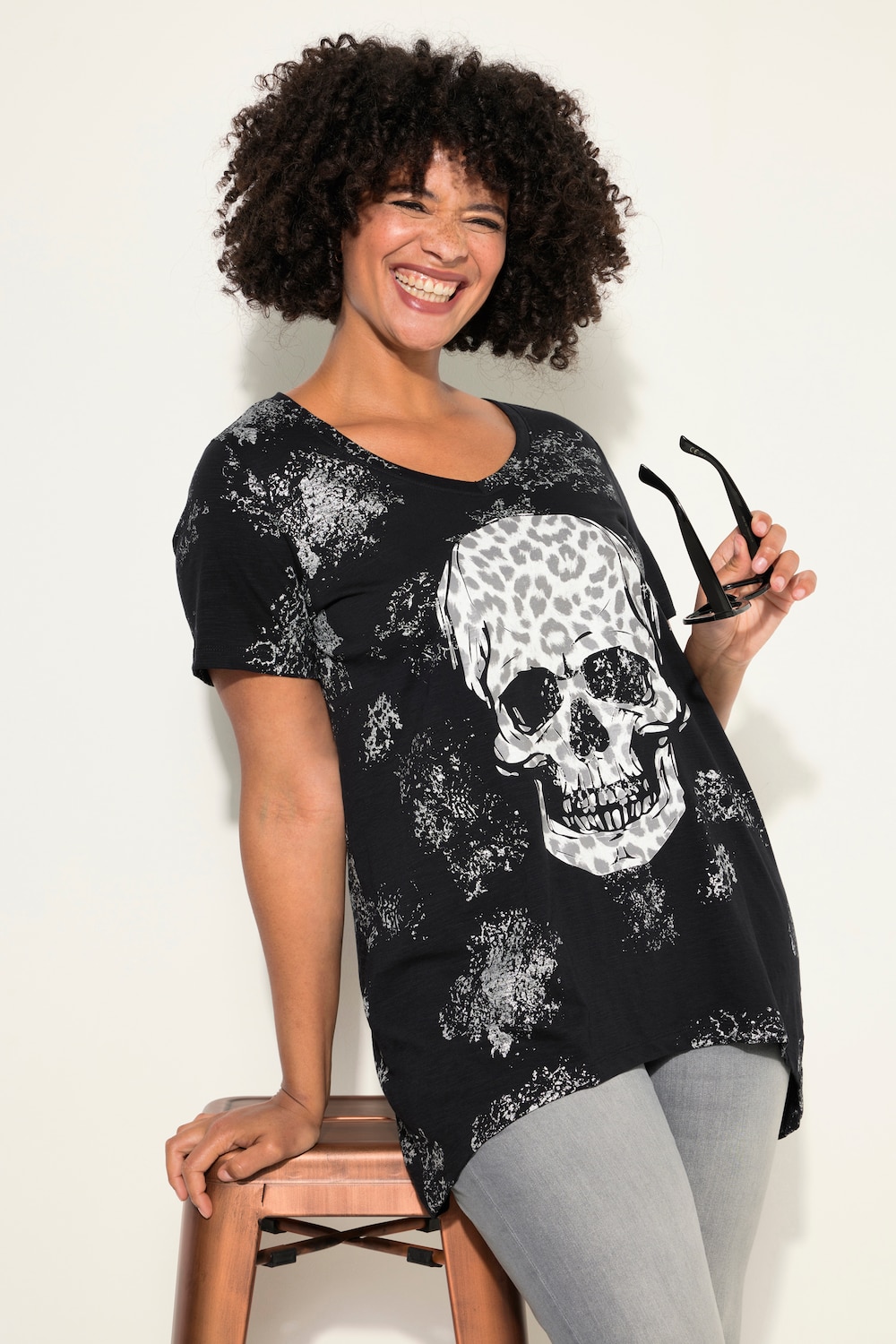 T-Shirt, Leo-Totenkopf, V-Ausschnitt, Halbarm