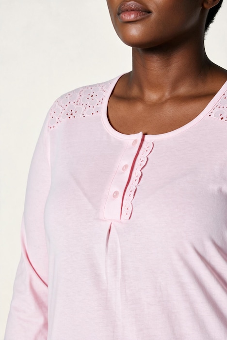 Pyjama à col rond et manches 3/4, broderie ajourée et pli décoratif