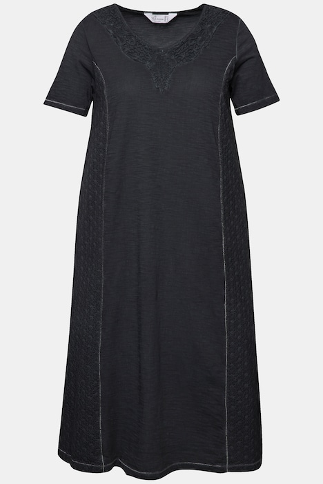 Cold-Dyed A-Line Half-Sleeve Jersey Dress with V-Neck with Eyelet Embroidery