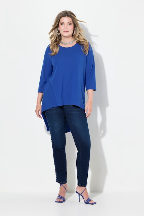 Sweater with rounded hem and 3/4 sleeves