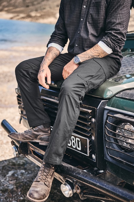 Pantalon cargo JP 1880 FLEXNAMIC®, nombreuses poches, coupe Straight Fit, jusqu'au 8 XL