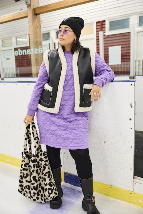 Gilet en simili et imitation fourrure. Ligne A courte