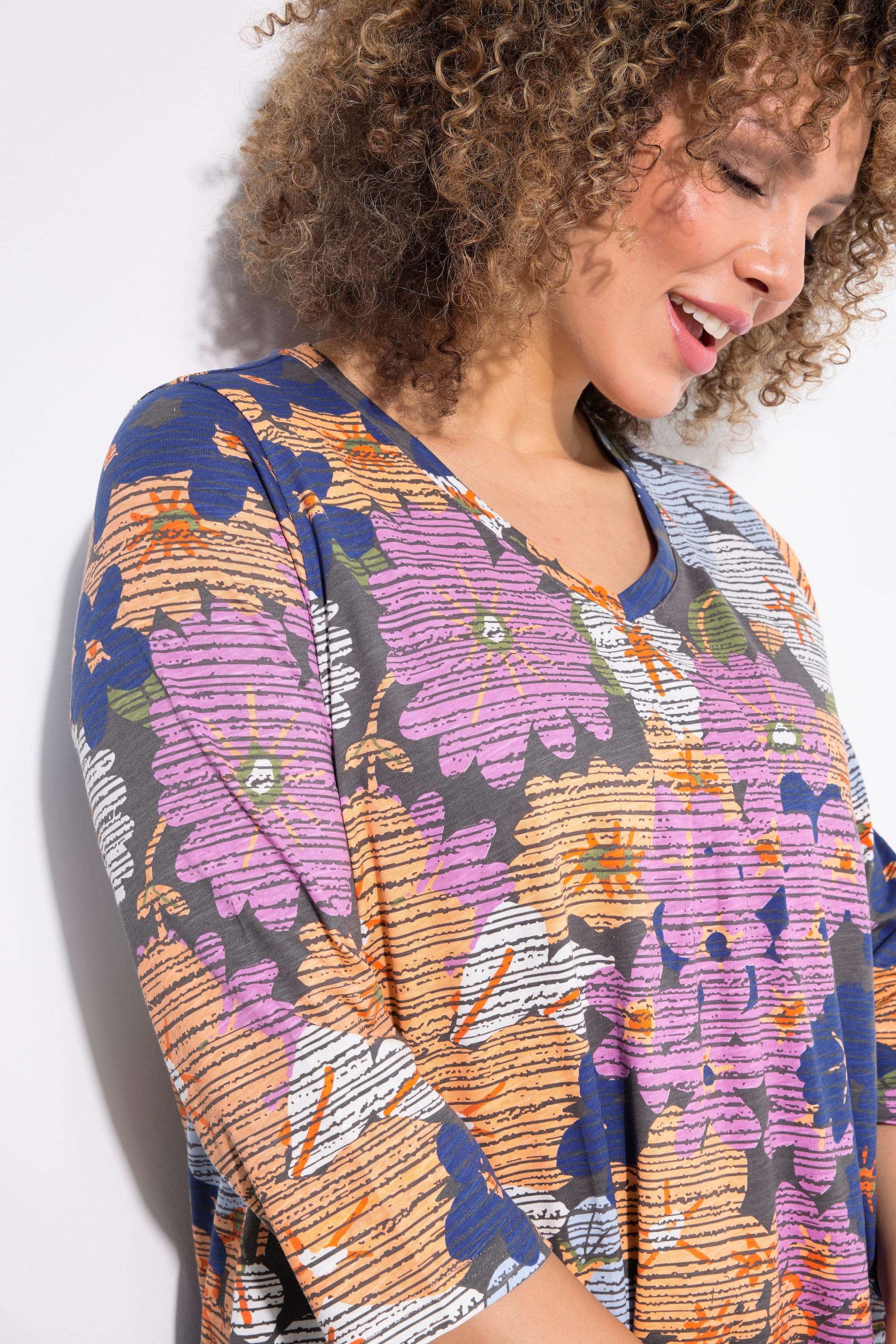 Ulla Popken Damen große Größen Shirt Blüten A Linie Zierfalten V Ausschnitt