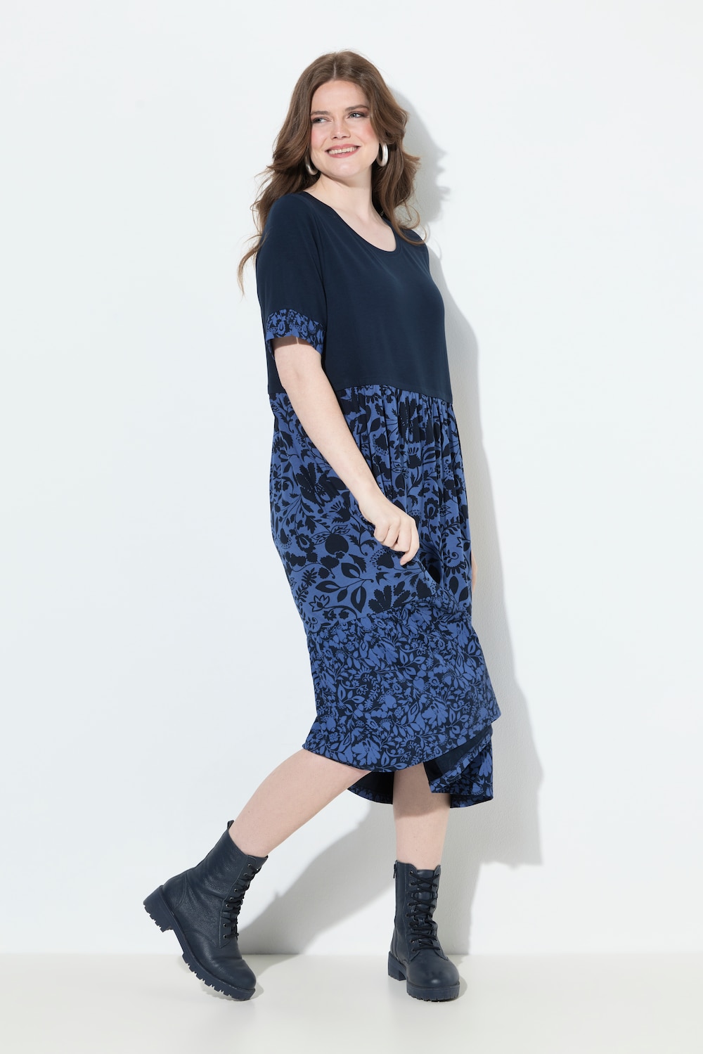 Jersey jurk, laagjeslook, A-lijn, ronde hals, korte mouw