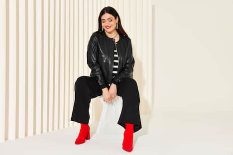 Giacca dal taglio oversize in similpelle con scollo rotondo e zip a cursore doppio
