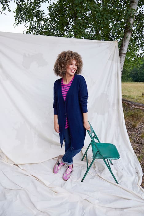 Strickjacke, Boxy Fit, V-Ausschnitt, Knopfleiste