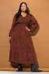 Robe maxi à motif léopard. Coupe trapèze et patte de boutonnage
