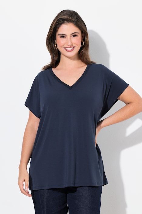 T-shirt oversize, col en V avec liseré pailleté, manches courtes