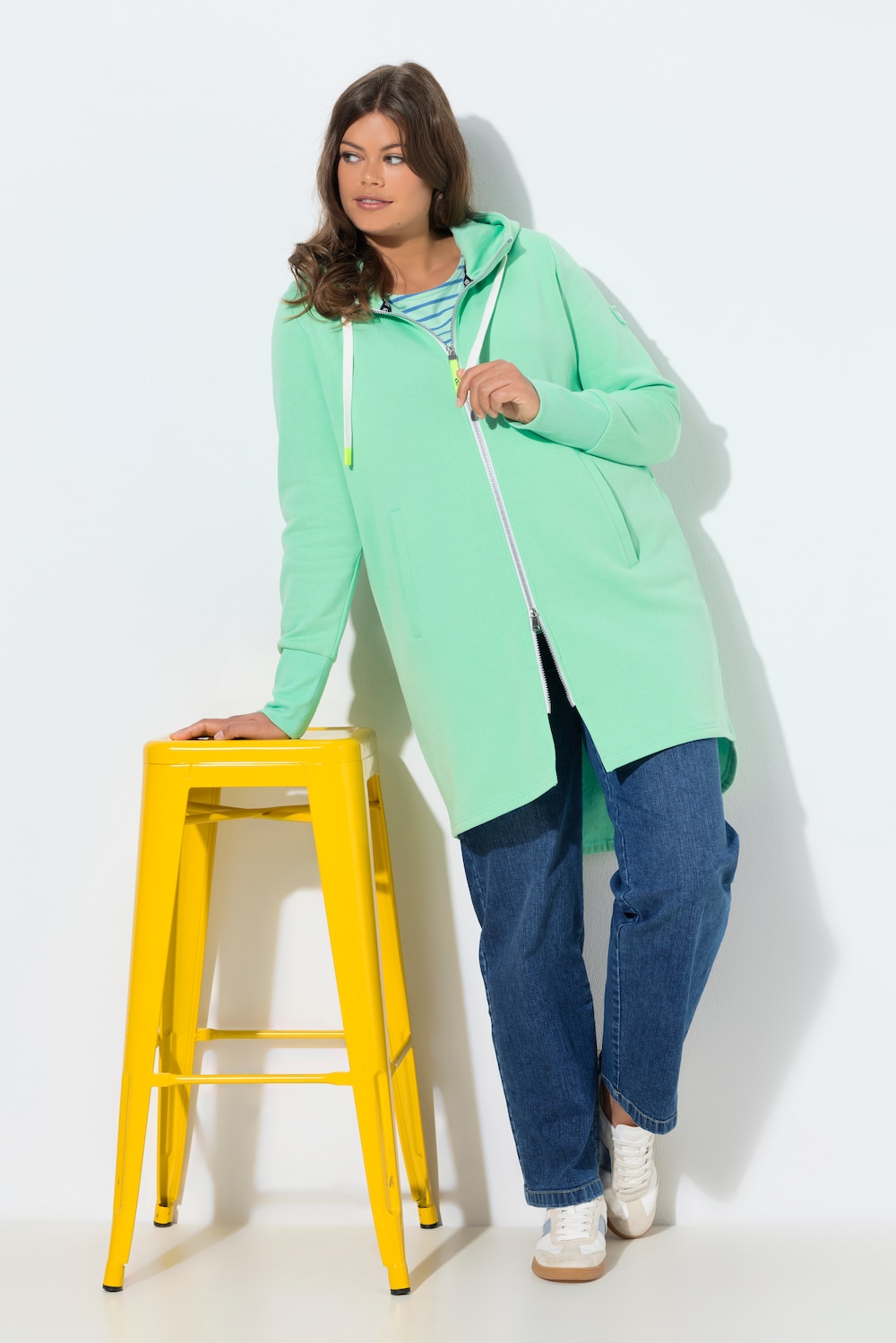 Sweatjacke, lang geschnitten, Kapuze, Taillen-Tunnelzug hinten, Langarm