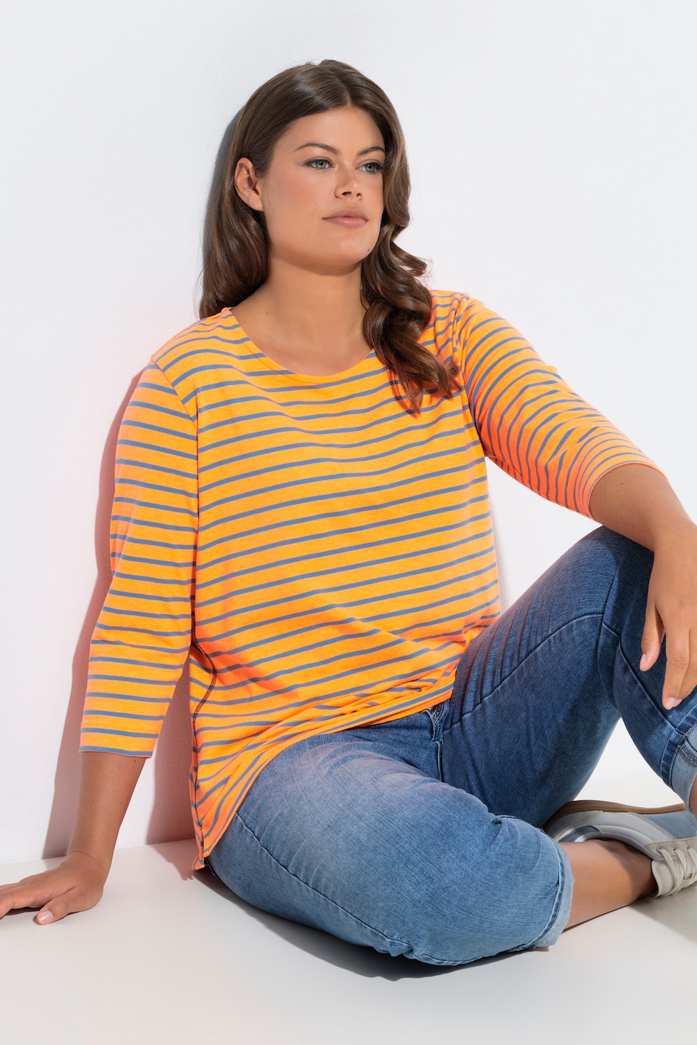 Stribet t-shirt, rund hals, 3/4-ærmet