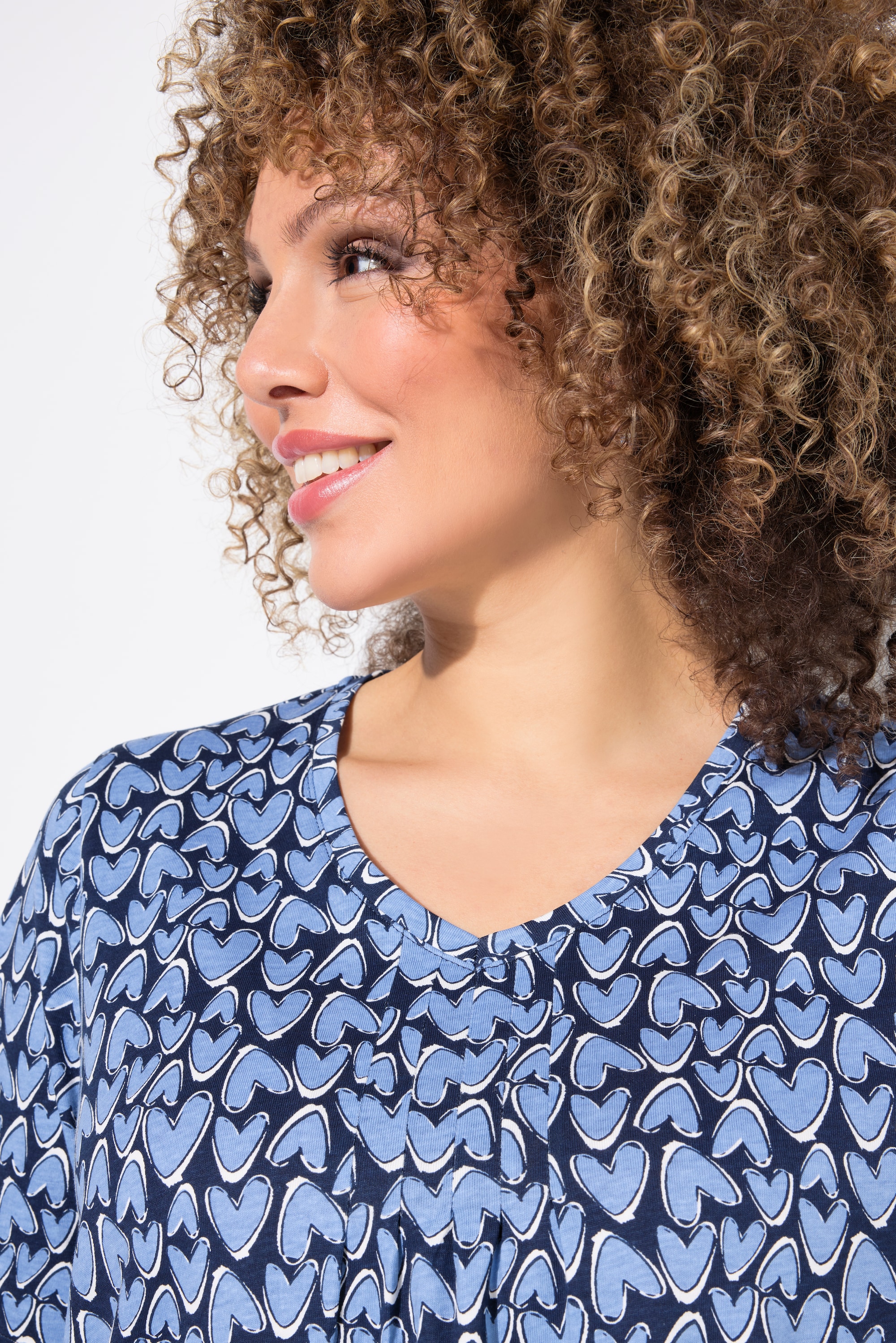 Ulla Popken Damen große Größen T Shirt Herzen Zipfelsaum V Ausschnitt