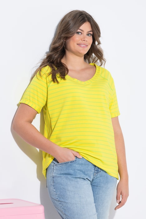 T-shirt con scollo a V e mezze maniche