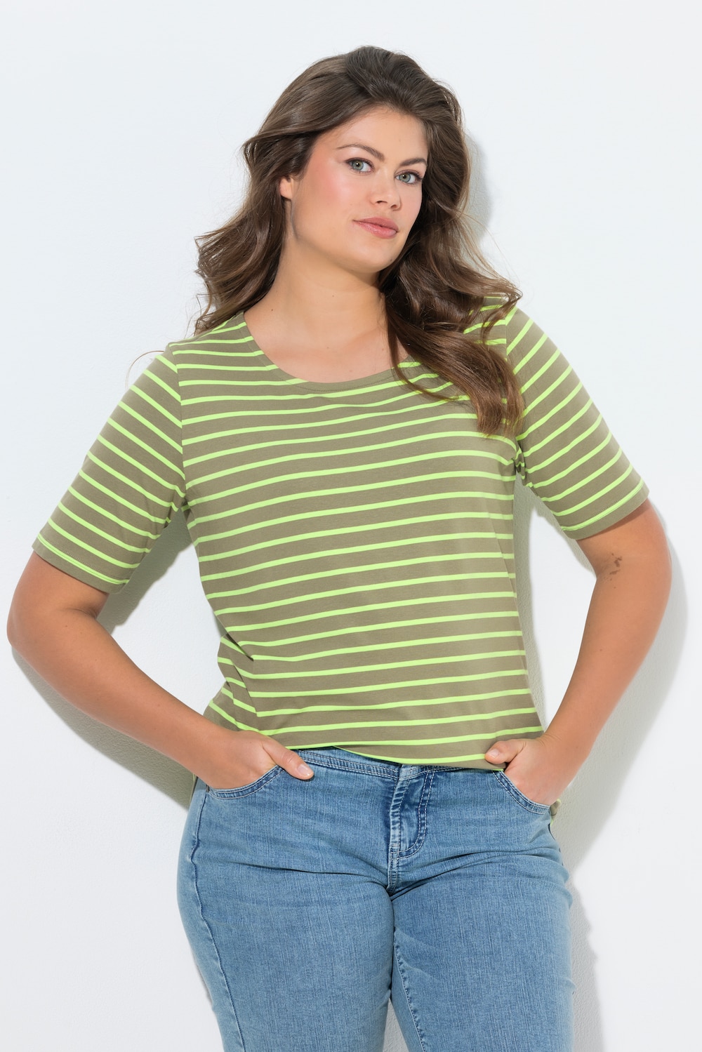 Stribet trøje, rund hals, korte ærmer