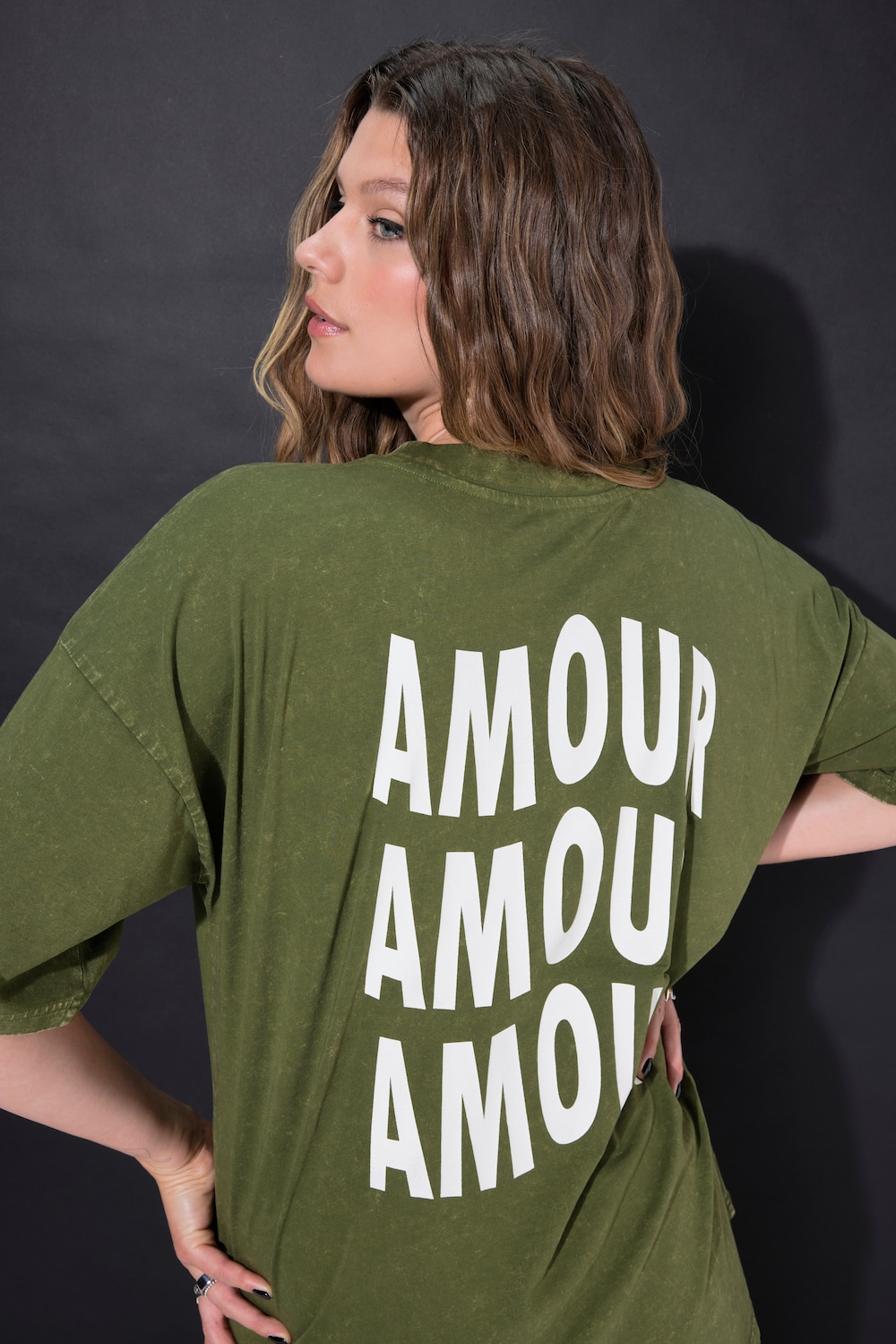 Oversize-skjorte, syrevasket, AMOUR-ryggtrykk
