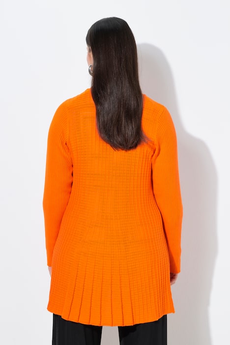 Cardigan plissé. Col châle et manches longues. Coupe évasée