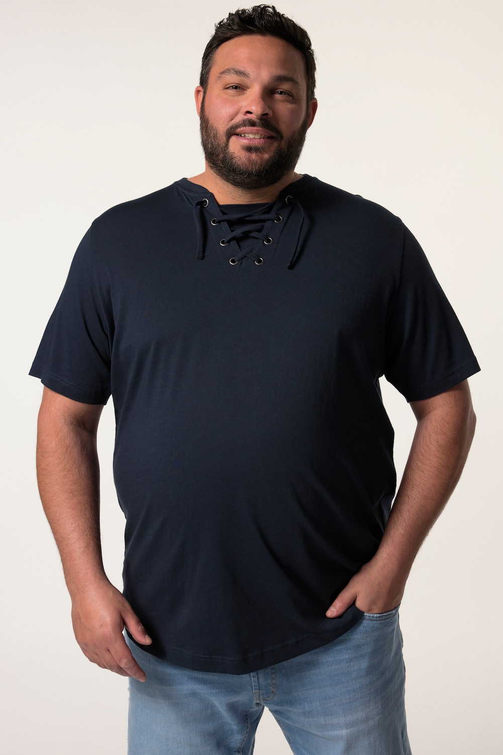 Men+ T-Shirt, Halbarm, Rundhals mit Schnürung, bis 8 XL