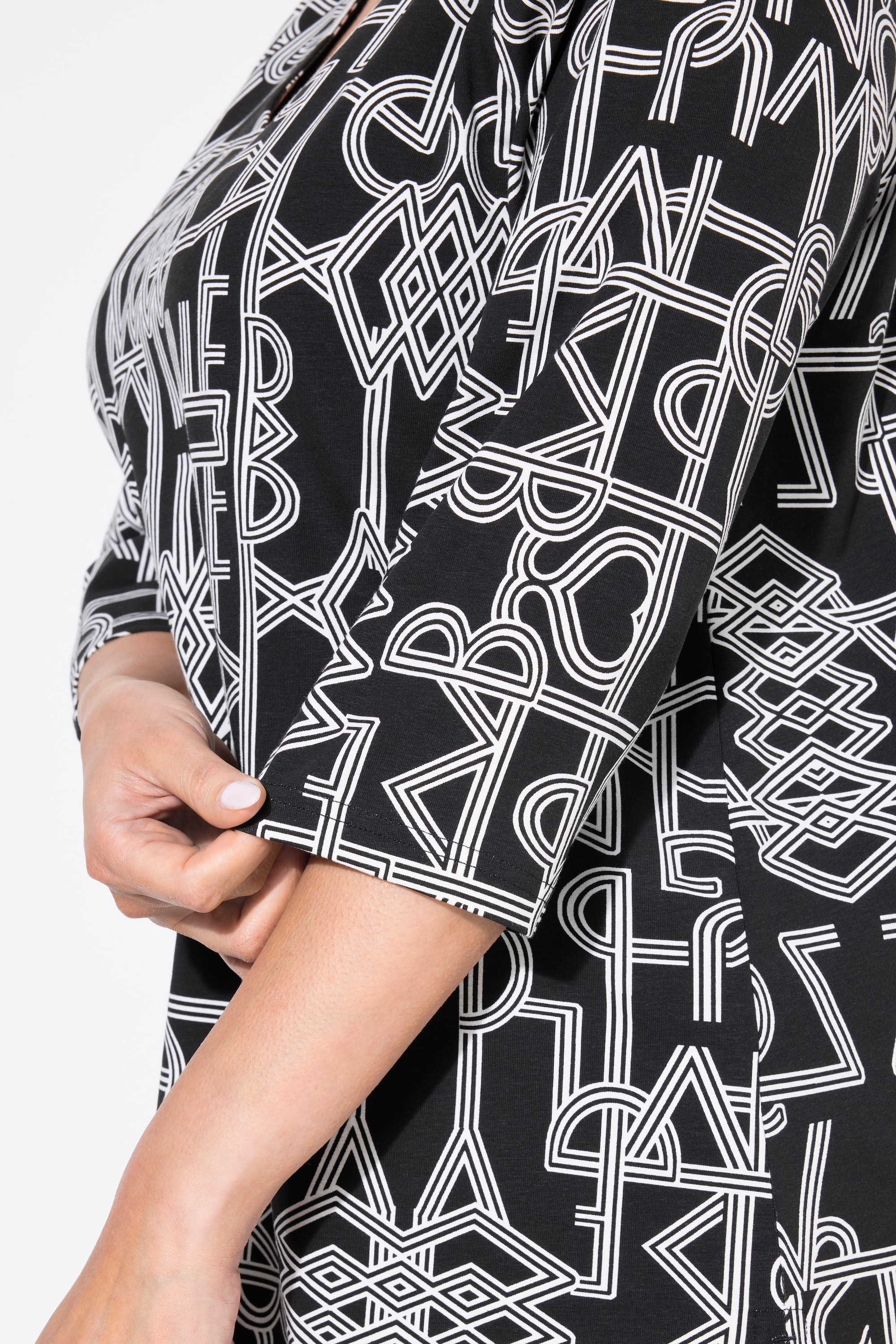 Ulla Popken Damen große Größen T Shirt grafischer Druck V Ausschnitt